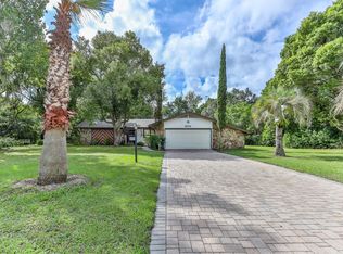 8074 River Country Dr, Weeki Wachee, FL 34607