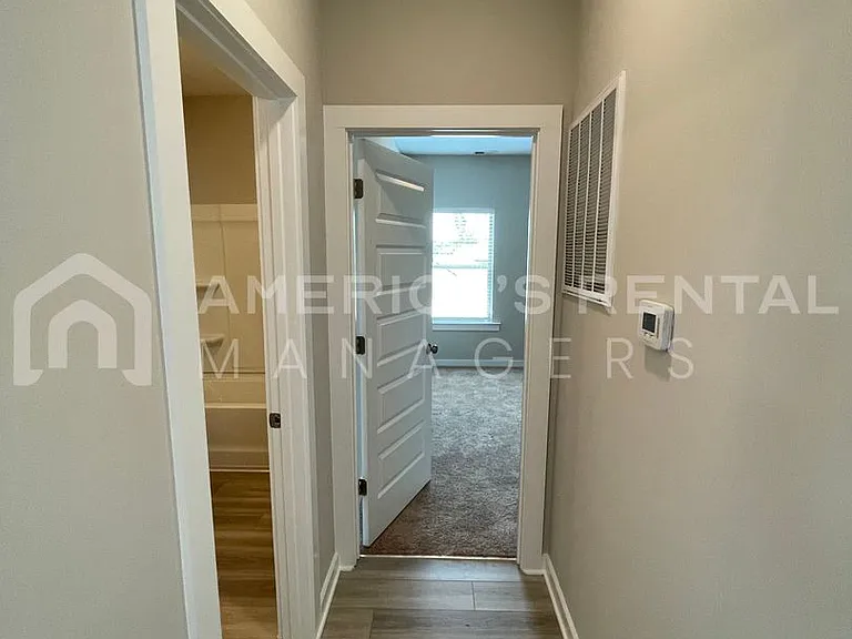 55 Kings Way — Photo 15
