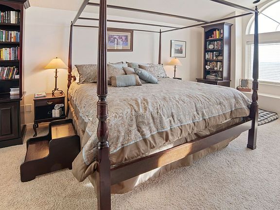 4th image of 2949 E Oak Park Ln