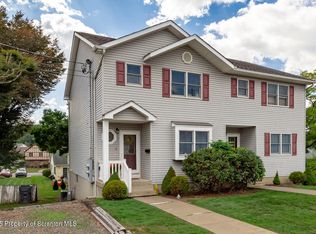 4 Scott St, Moosic, PA 18507