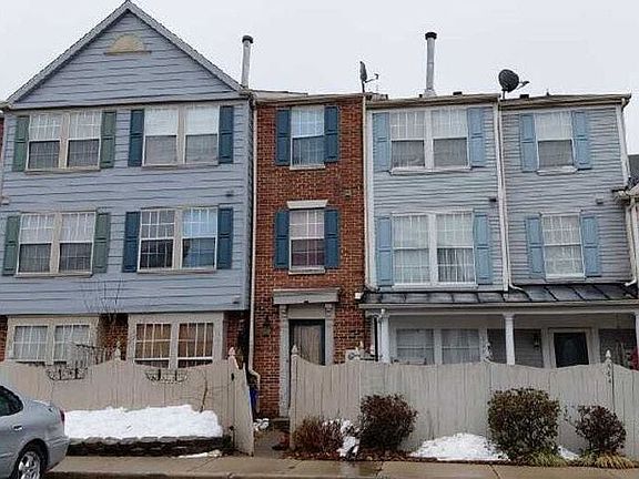 2nd image of 562 Cascade Way