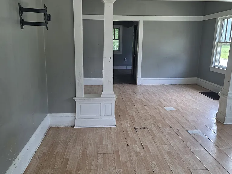 1303 E Hickory St — Photo 42
