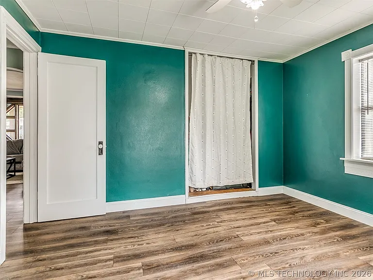 233 NE Queenstown Ave — Photo 21