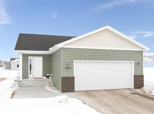 5823 59th Ave S, Fargo, ND