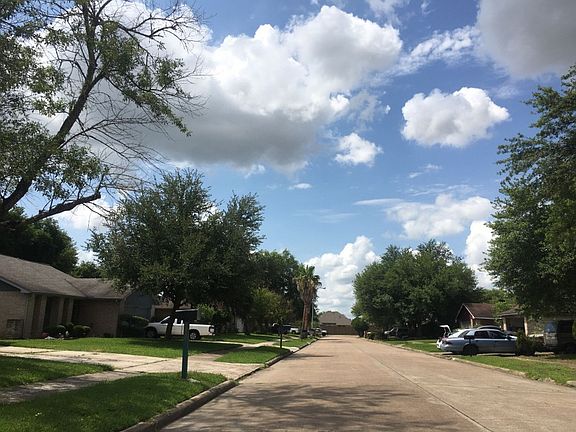 4th image of 4902 Deerwood Cir