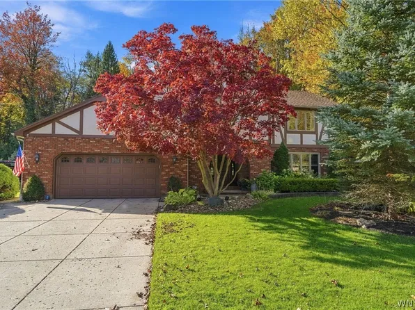 55 Roxbury Park, East Amherst, NY 14051