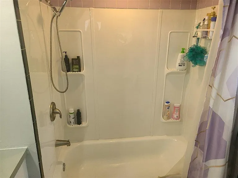 207 Montana Ave — Photo 2