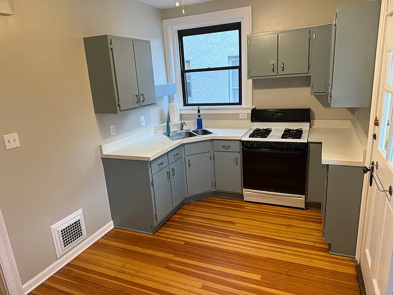 3821 Glenmore Ave #2 — Photo 13