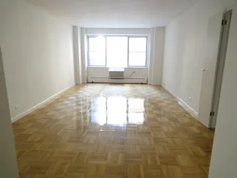 Rented by ER (DO NOT USE)