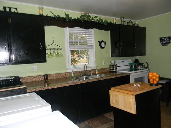 5th image of 1414 E Chaloner Dr