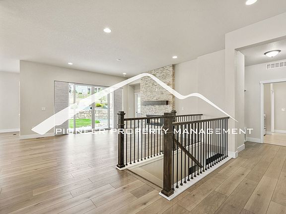 4th image of 2398 Merlot Dr