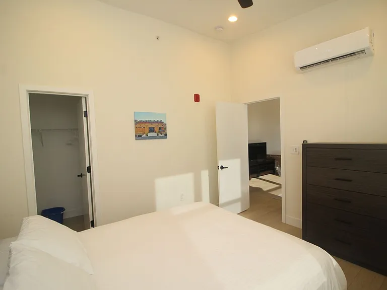 Modern and Sleek 611 S Fagley Street Apartments! — Photo 44