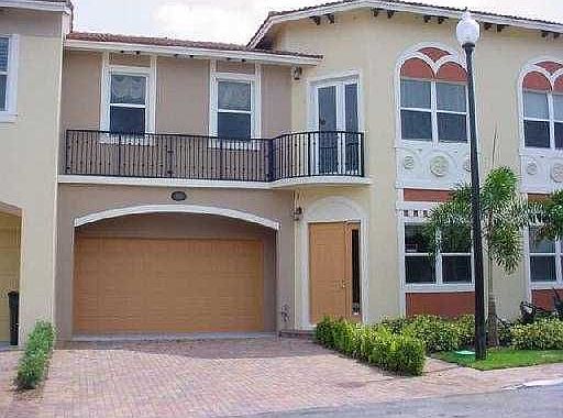 1st image of 1815 Highland Groves Dr
