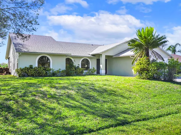 398 SW Carter Avenue, Port St Lucie, FL 34983
