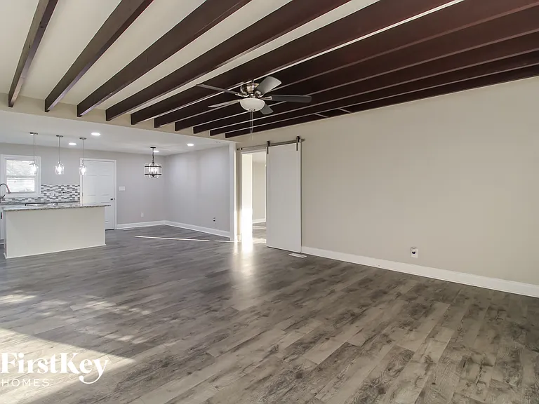 218 Friendway Rd — Photo 3