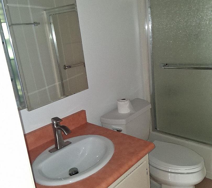 1st image of 32 Nicholl Ave
