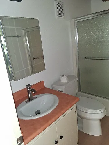 32 Nicholl Ave Photo 1