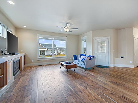 5th image of 1245 Periwinkle Ct