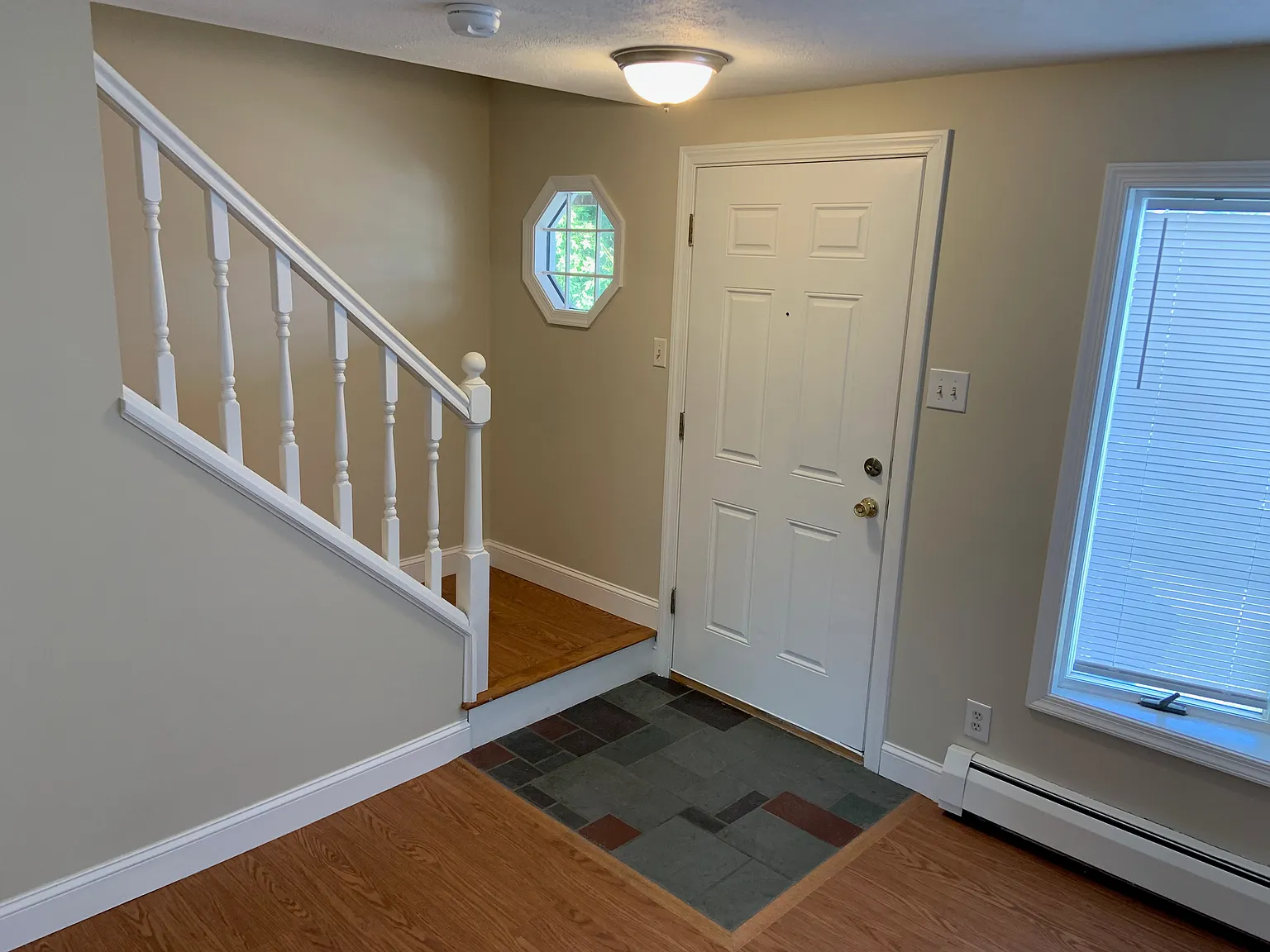 2 bed, 1.5 bath, 960 sqft, $2,050 — Photo 2