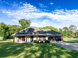 1015 Quail Ridge Dr, McComb, MS 39648
