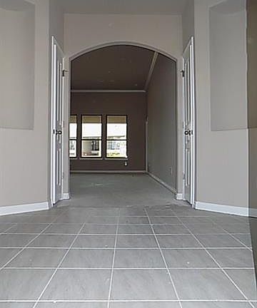 2nd image of 4904 Lake Park Dr