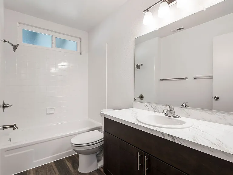 Sheridan Square Apartments — Photo 58