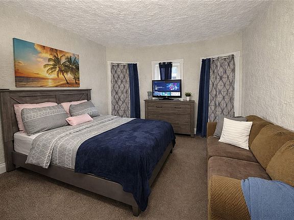 4th image of 933 Jefferson Ave