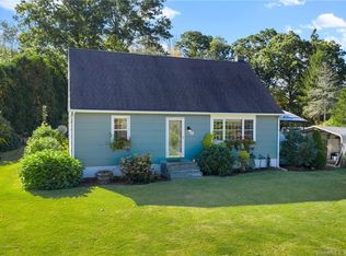 19 Overlook Dr, Preston, CT 06365