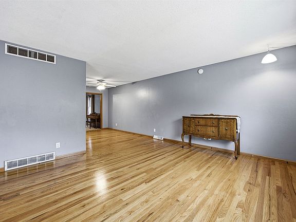 5th image of 1870 26th St
