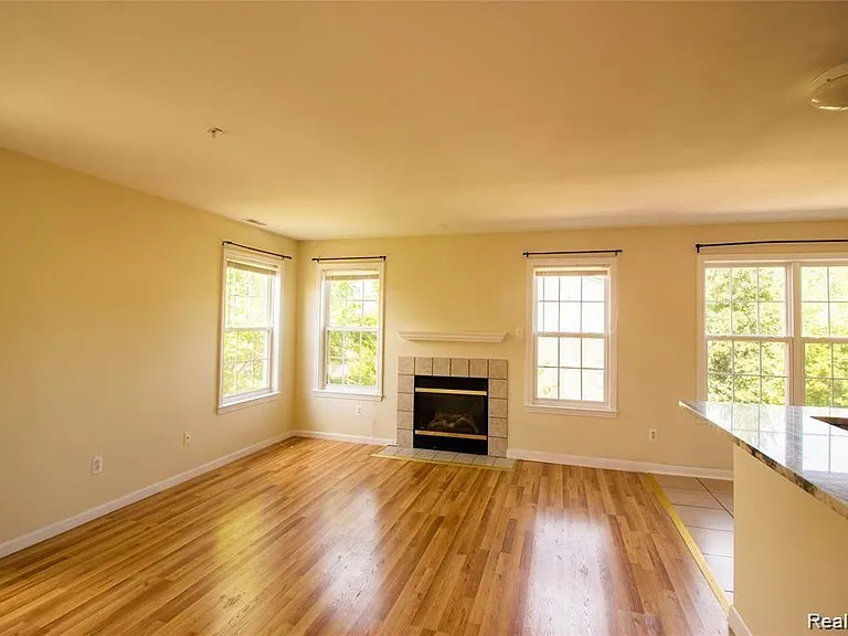 2859 Barclay Way — Photo 6