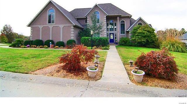 1st image of 1601 Greenbrier Dr