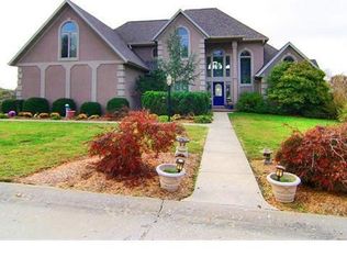 1601 Greenbrier Dr, Cape Girardeau, MO 63701