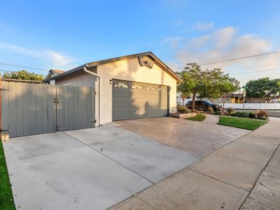 (Undisclosed Address), San Diego, CA, 92117