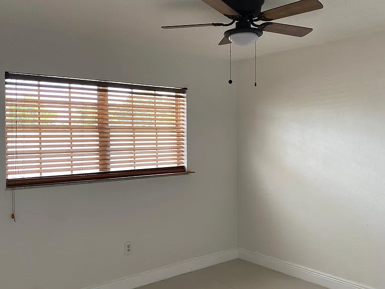20380 NW 7th Ave — Photo 9