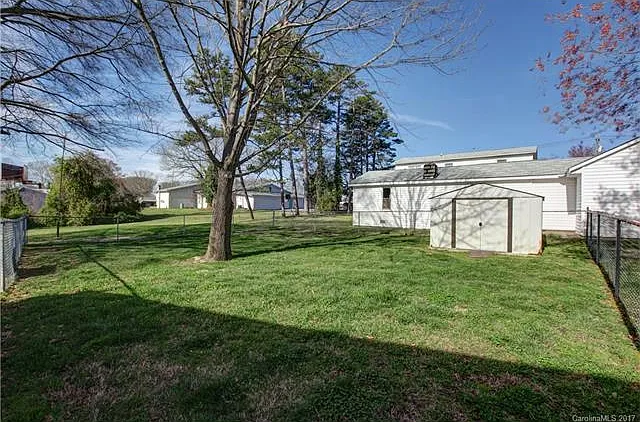 115 Harrison Dr — Photo 17