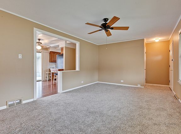 5th image of 16352 Dobson Ave