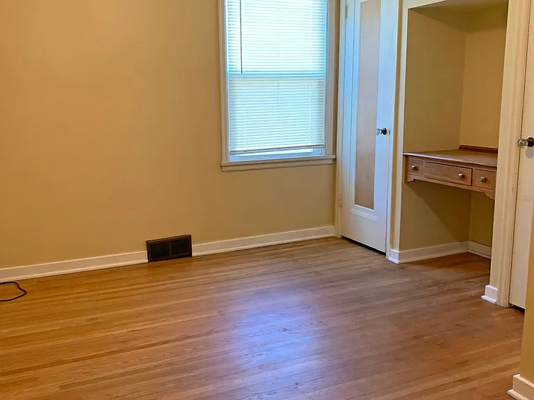 525 S Broad St — Photo 6