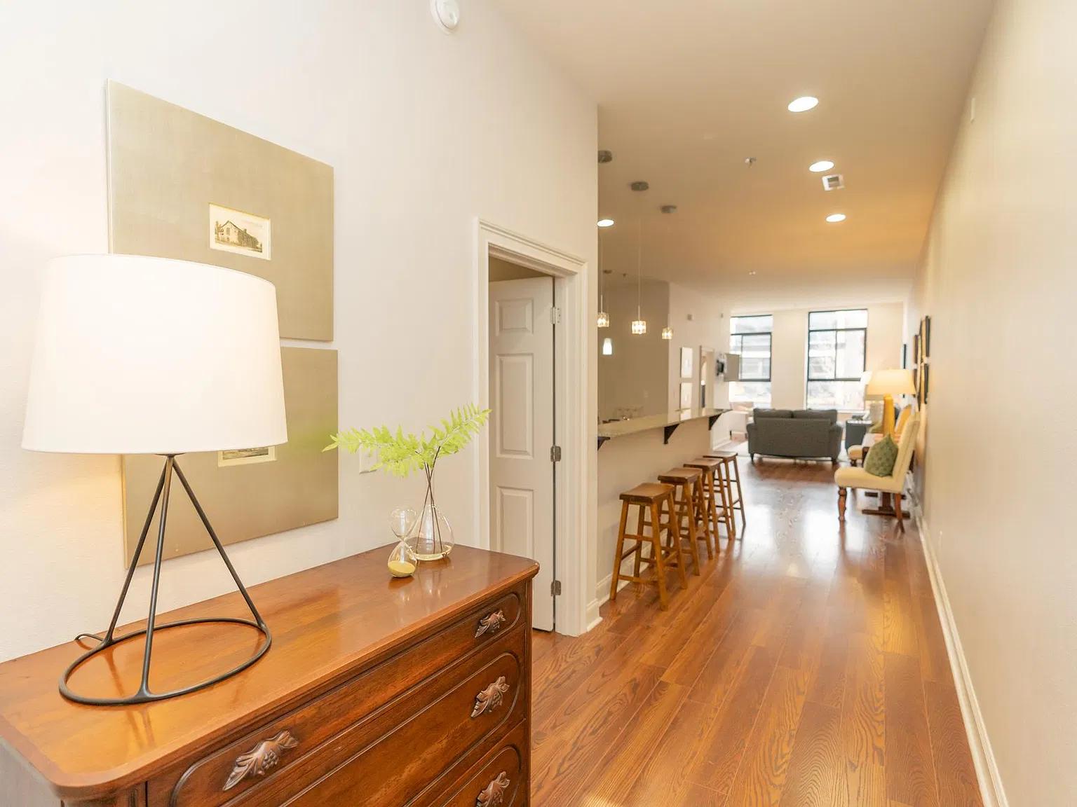 2 bed, 1600 sqft, $2,600 — Photo 2