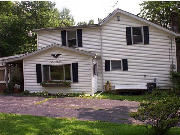 3rd image of 879 S Buhl Farm Dr