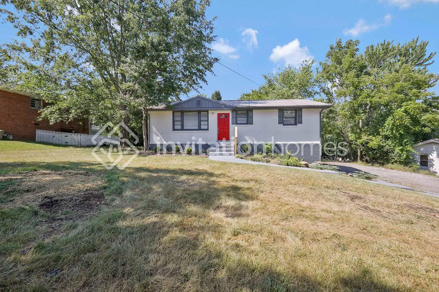 118 Robinhood Cir Hendersonville, TN 37075 — Photo 1