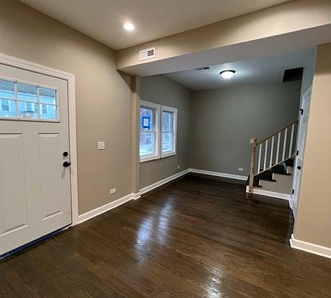 2nd image of 3537 W Wolfram St #2