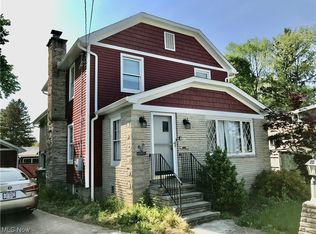 2390 Roth Dr, Cuyahoga Falls, OH 44221