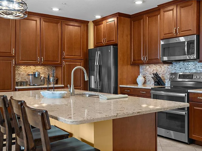 395 Aruba Cir #401 — Photo 9