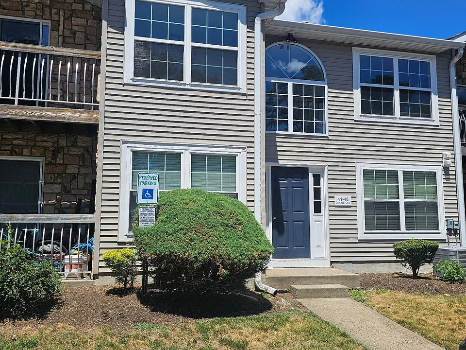42 Diane Dr