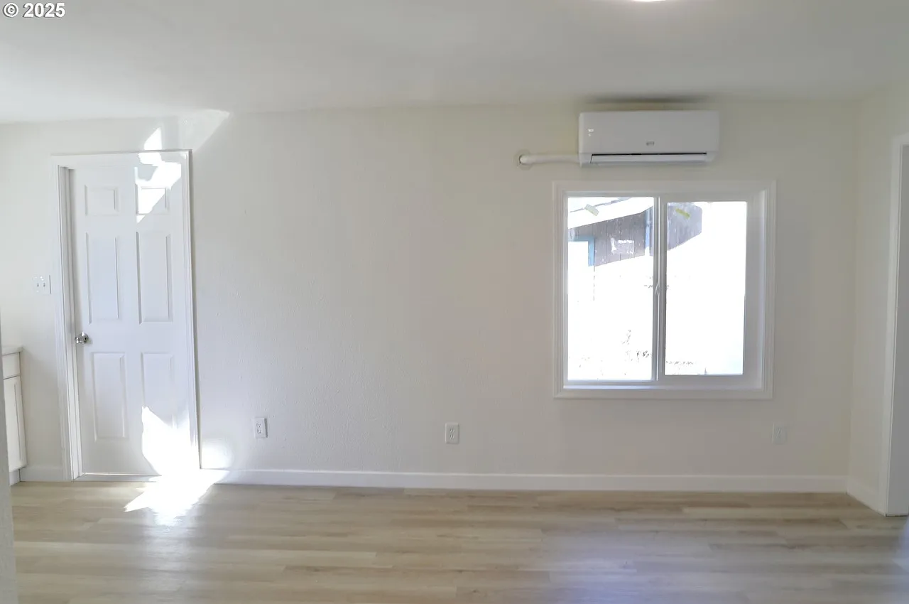 2 bed, 820 sqft, $1,649 — Photo 4