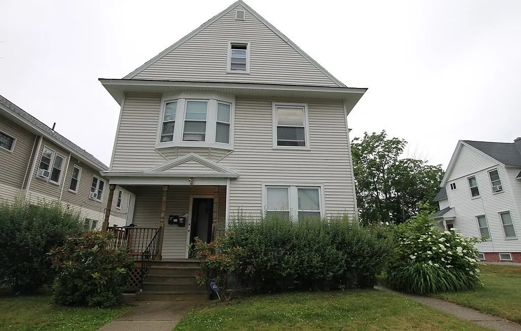 2 bed, $1,800 — Photo 1