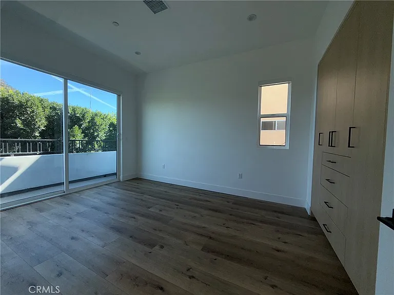 5044 Laurel Canyon Blvd — Photo 5