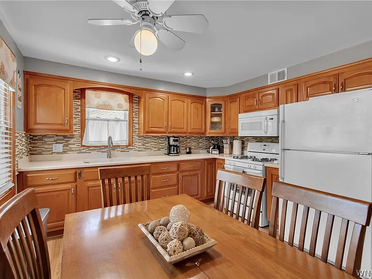 291 Parkhurst Blvd — Photo 17