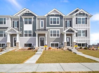 8690 Larkspur Ln, Saint John, IN 46373