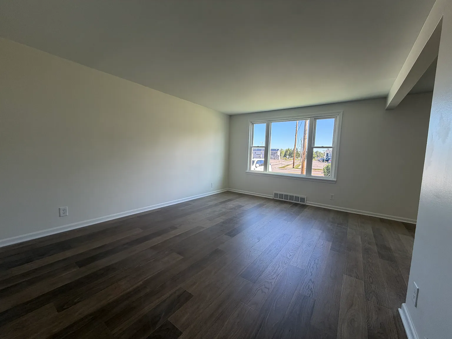 2 bed, 900 sqft, $1,650 — Photo 3